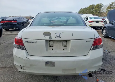 2010 Honda Accord Lx z USA, uszkodzony, nr VIN 1HGCP2F39AA105557